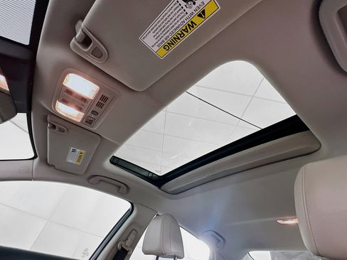 Used 2019 Honda Insight Touring image 25