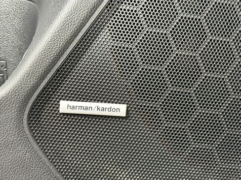 Used 2018 Subaru Outback 2.5i Limited w/ Popular Package #2 image 18