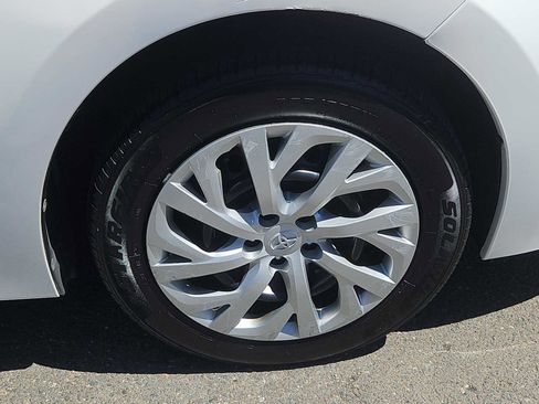 Used 2018 Toyota Corolla LE FWD image 10