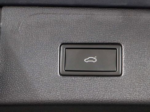 Used 2022 Volkswagen Atlas SE w/ Black Wheel Package image 31