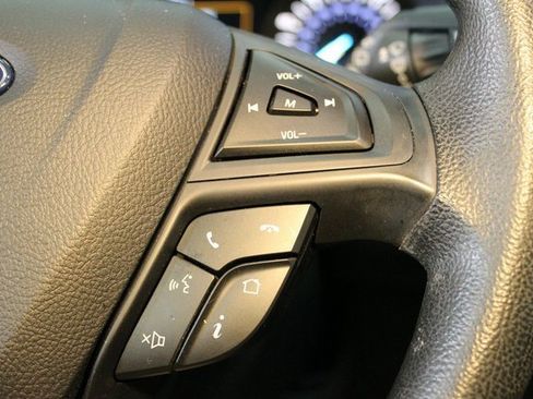 Used 2020 Ford Edge SE image 22