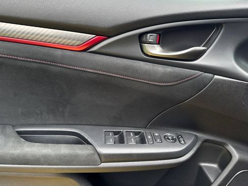 Certified 2018 Honda Civic Type R image 11