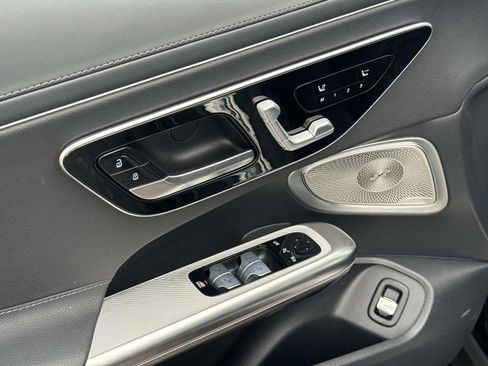 Used 2025 Mercedes-Benz CLE 300 4MATIC Cabriolet image 11