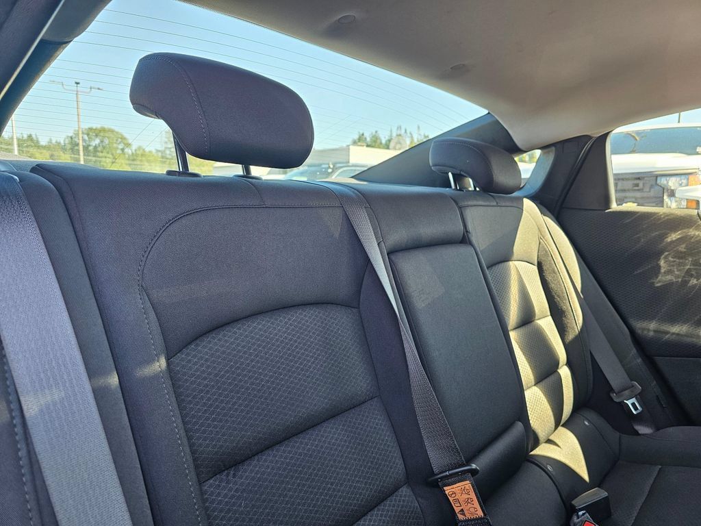 Used 2024 Chevrolet Malibu LT w/ Sport Edition FWD image 13