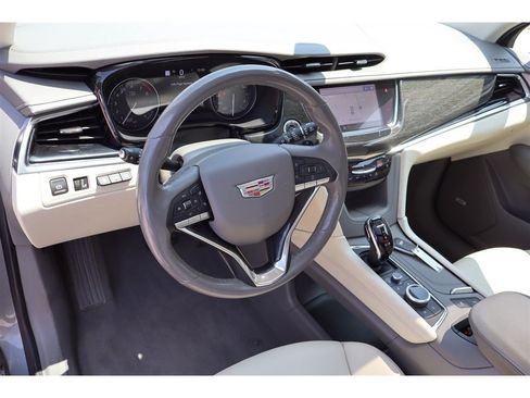 Used 2020 Cadillac XT6 Premium Luxury FWD image 20