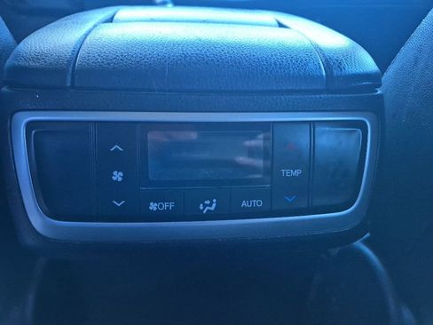 Used 2016 Toyota Highlander XLE AWD/4WD image 14