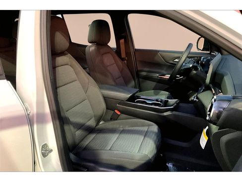 New 2026 Chevrolet Equinox LT image 10