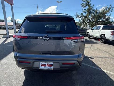 New 2026 Nissan Pathfinder SL image 5