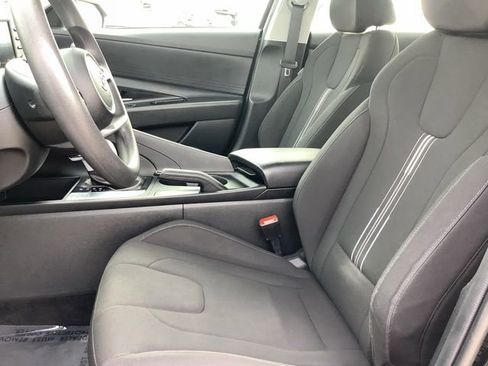 Certified 2023 Hyundai Elantra SEL w/ Preferred Accessory Package image 16