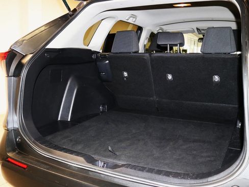 Used 2021 Toyota RAV4 LE image 76