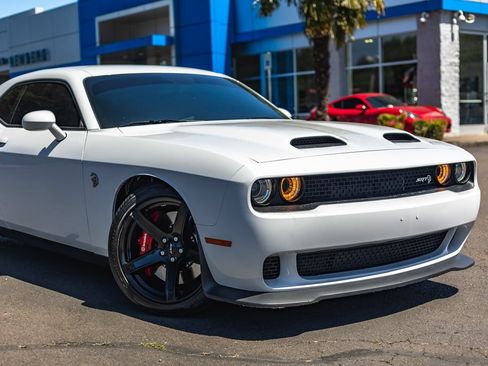 Used 2020 Dodge Challenger SRT Hellcat w/ Plus Package RWD image 3