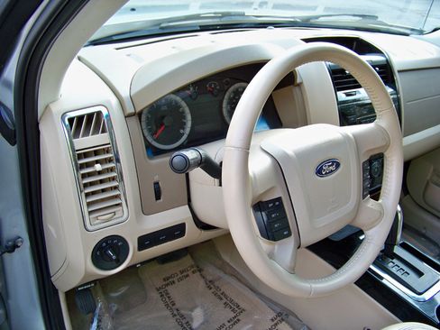 Used 2009 Ford Escape Limited image 33