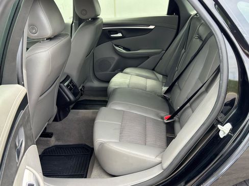 Used 2019 Chevrolet Impala LT FWD image 13