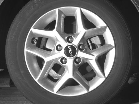 Used 2025 Kia Soul LX w/ LX Technology Package FWD image 13