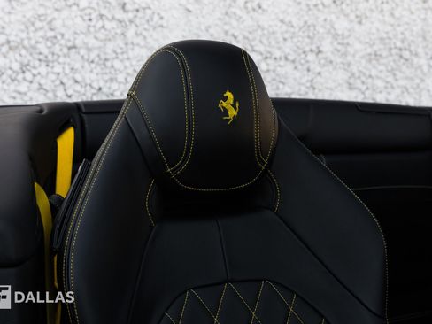 Used 2015 Ferrari California T image 38