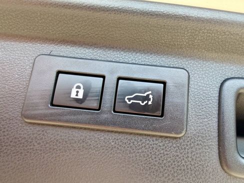 Used 2023 Subaru Forester Premium AWD/4WD image 22