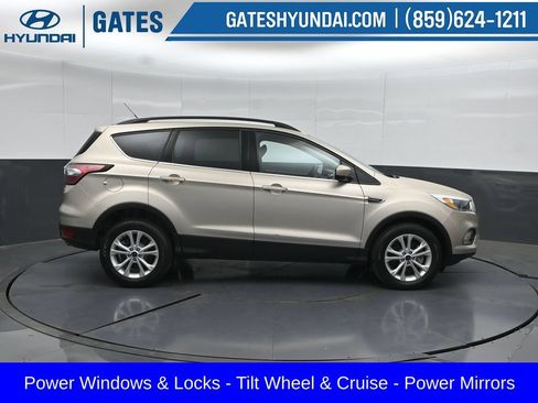 Used 2018 Ford Escape SE AWD/4WD image 3
