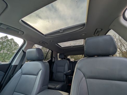 Used 2019 Chevrolet Traverse LT w/ LT Premium Package image 6