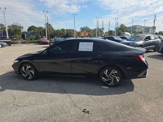 Used 2025 Hyundai Elantra Sport FWD image 5