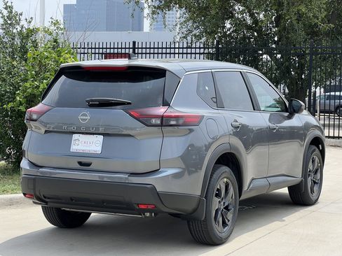 New 2026 Nissan Rogue SV FWD image 4
