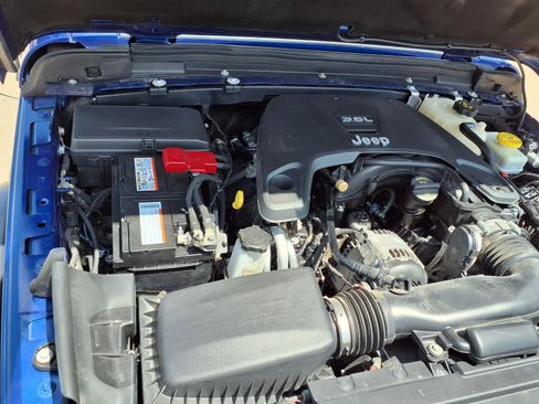 Certified 2019 Jeep Wrangler Unlimited Sport S AWD/4WD image 36