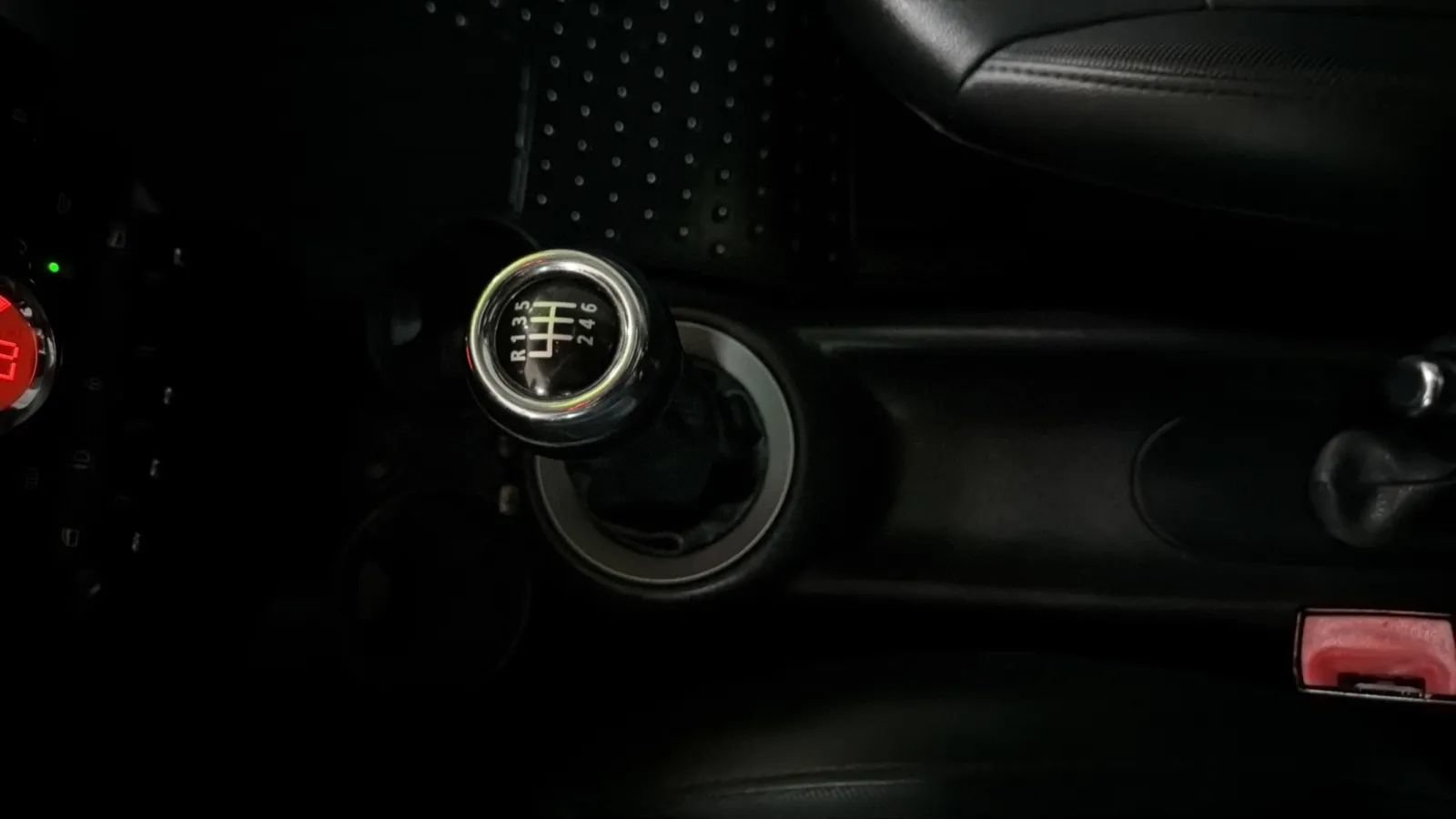 Used 2011 MINI Cooper Hardtop FWD image 12