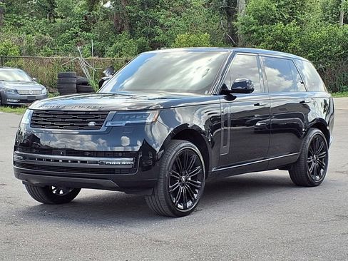 Used 2025 Land Rover Range Rover Long Wheelbase SE AWD/4WD image 3