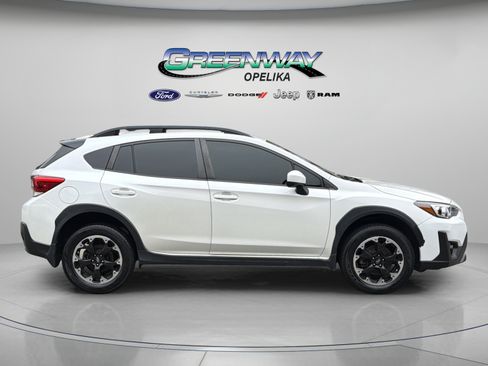 Used 2021 Subaru Crosstrek 2.0i Premium w/ Moonroof Package AWD/4WD image 8