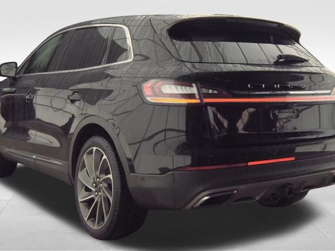 Used 2022 Lincoln Nautilus Reserve w/ Equipment Group 202A image 2