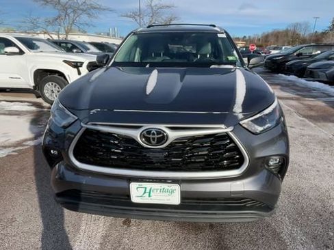 Certified 2022 Toyota Highlander XLE image 7