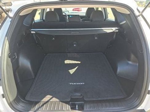 Used 2025 Hyundai Tucson SE FWD image 18