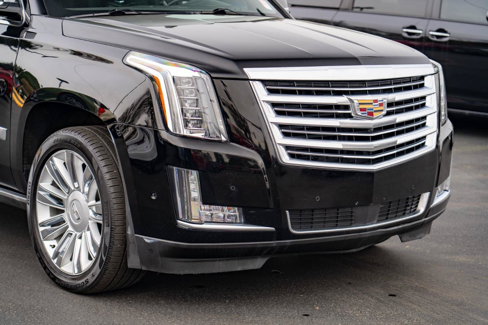 Used 2017 Cadillac Escalade Platinum AWD/4WD image 7