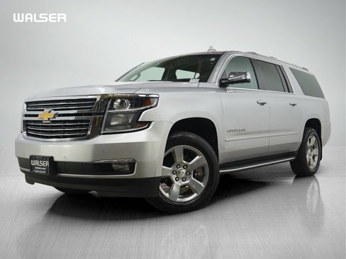 Used 2018 Chevrolet Suburban Premier AWD/4WD image 1