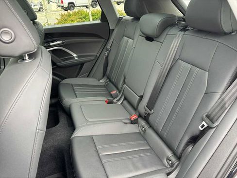 New 2025 Audi Q5 Premium image 17