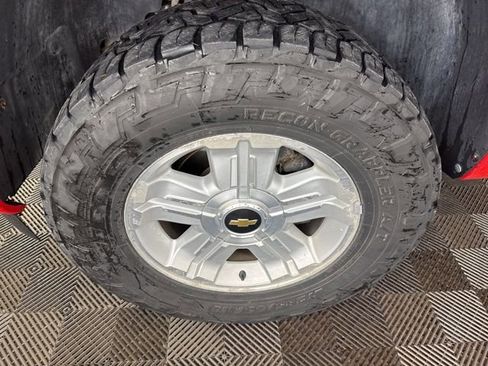 Used 2010 Chevrolet Silverado 1500 LT w/ Interior Plus Package AWD/4WD image 31