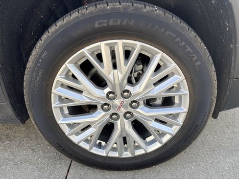 Used 2024 GMC Acadia Elevation w/ Super Cruise Package image 4