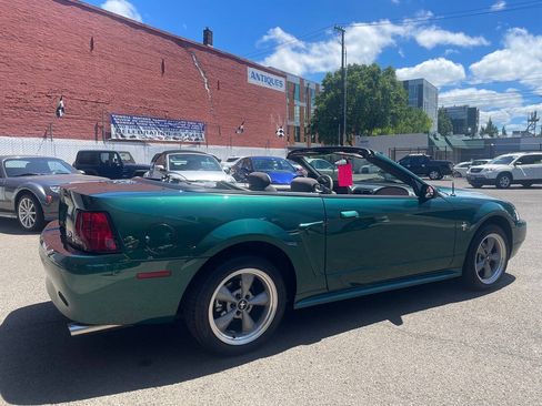 Used 2001 Ford Mustang Convertible RWD image 25