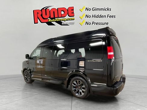 Used 2025 GMC Savana 2500 w/ Driver Convenience Package RWD image 4