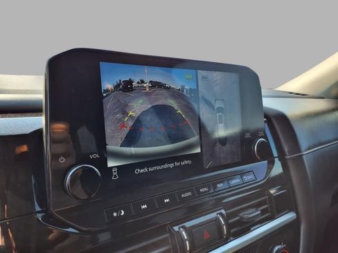 Used 2022 Nissan Pathfinder SL image 6