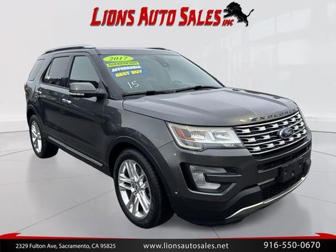 Used 2017 Ford Explorer Limited w/ Equipment Group 301A FWD image 3