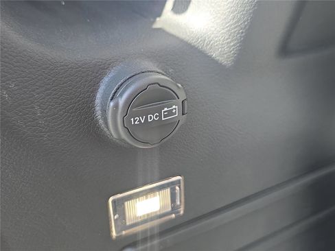 Used 2022 Jeep Wrangler Rubicon image 9