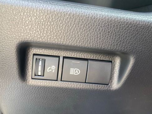 Used 2025 Toyota RAV4 LE AWD/4WD image 25
