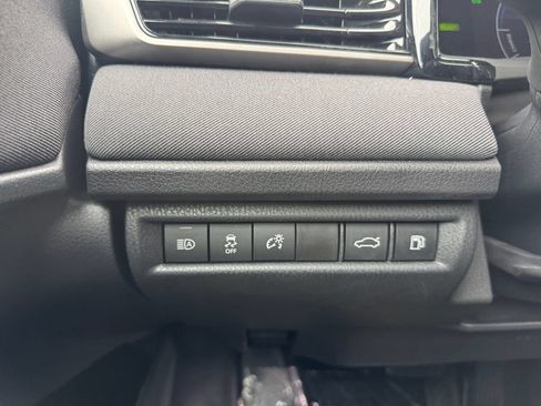 Used 2025 Toyota Camry LE w/ Convenience Package FWD image 28