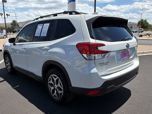Used 2023 Subaru Forester Premium AWD/4WD image 5
