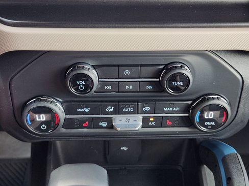 Used 2023 Ford Bronco Wildtrak AWD/4WD image 21