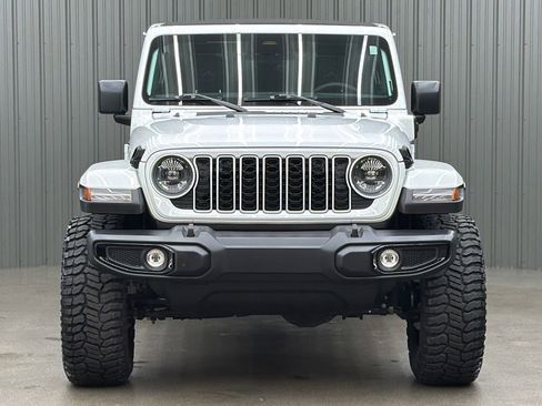 Used 2025 Jeep Wrangler Unlimited Sahara w/ Safety Group AWD/4WD image 8
