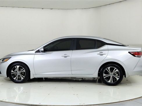 Used 2022 Nissan Sentra SV image 4