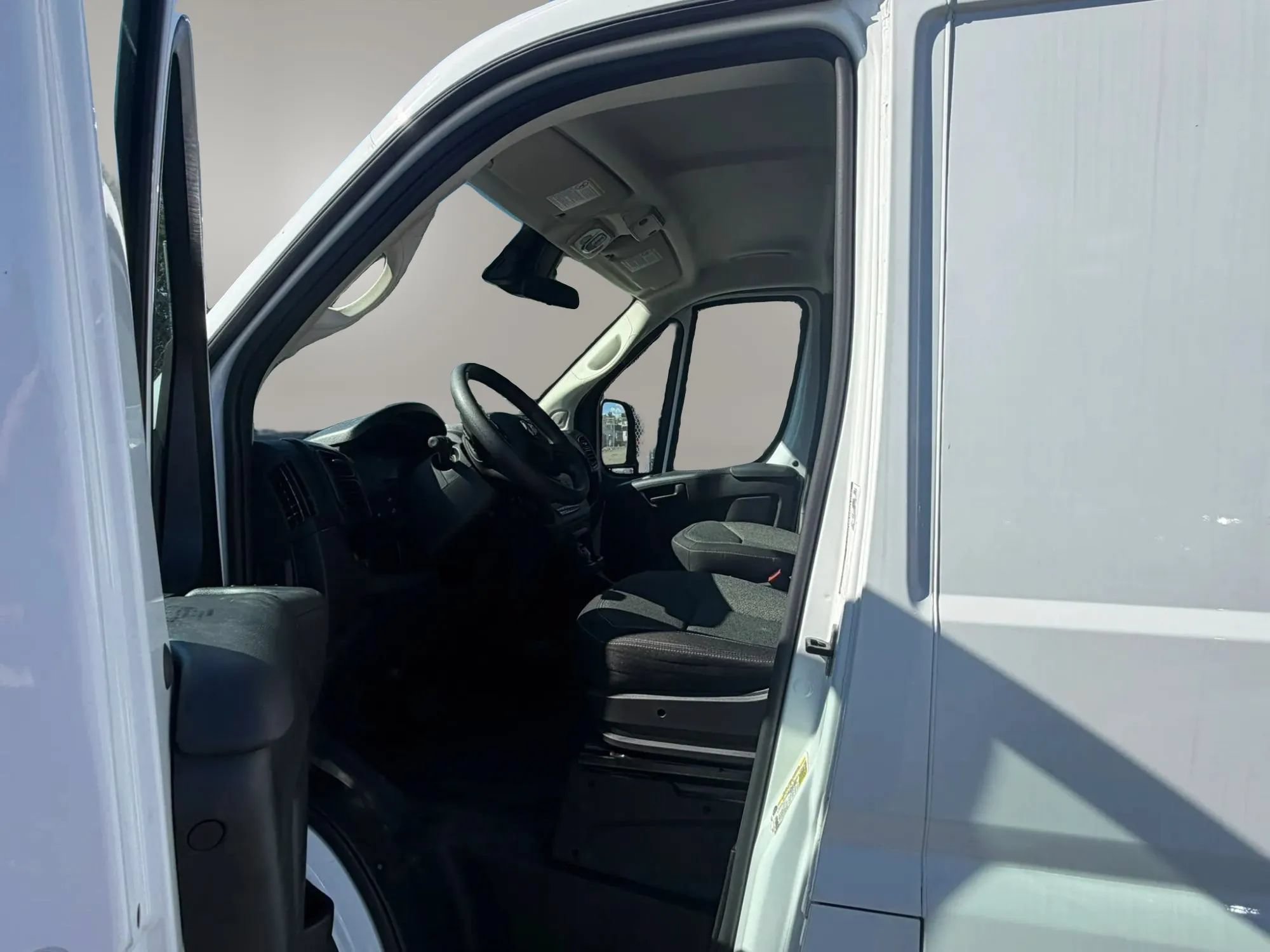 Used 2025 RAM ProMaster 2500 w/ U-Haul Equipment Group FWD image 24