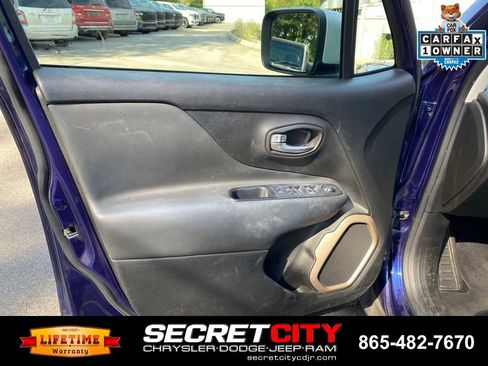 Used 2017 Jeep Renegade Limited w/ Advanced Technology Group AWD/4WD image 13