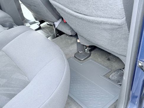 Used 2005 Chevrolet Colorado LS image 8